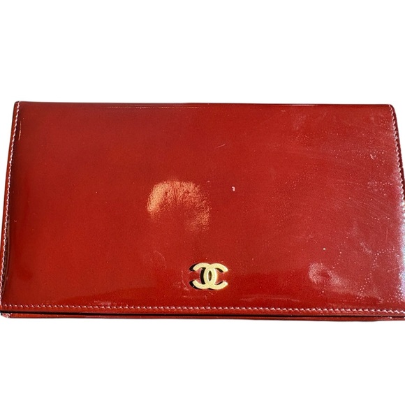 CHANEL Handbags - ❌ SOLD! CHANEL Red Patent Leather CC Logo Wallet No Call Outs